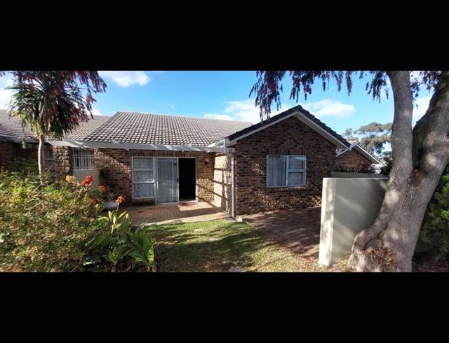 3 BEDROOM TOWNHOUSE FOR SALE IN TYGER VALLEY